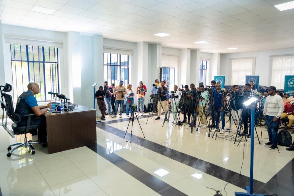 RIB yavuze ko iri gukora iperereza kuri Yampano n’Umukunzi we ku mashusho yabo y’urukozasoni